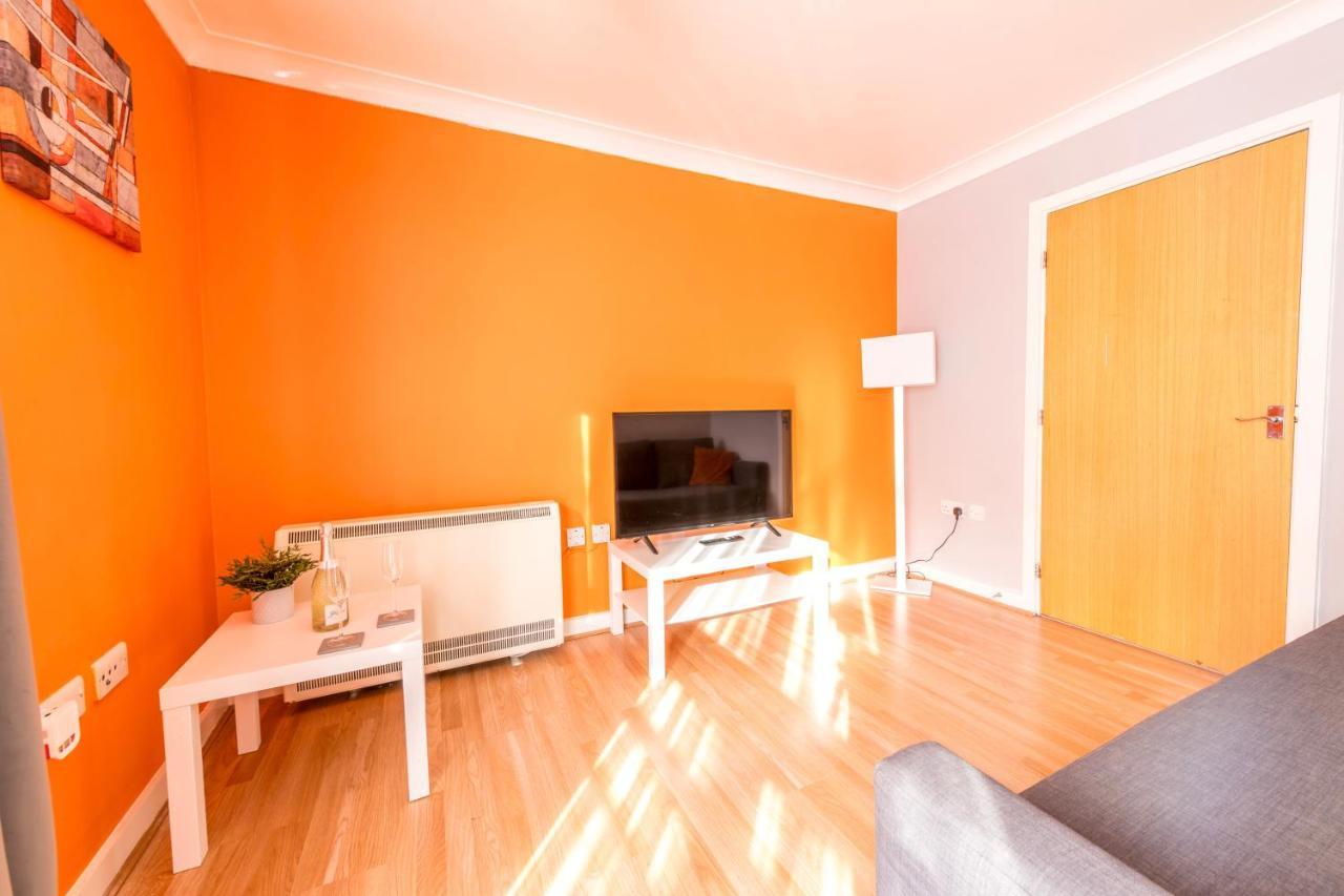 Prime Location - Modern City Apartment! Bristol Buitenkant foto